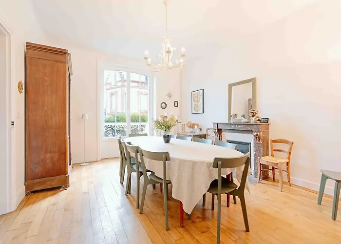 Des Genets Semesterbostad