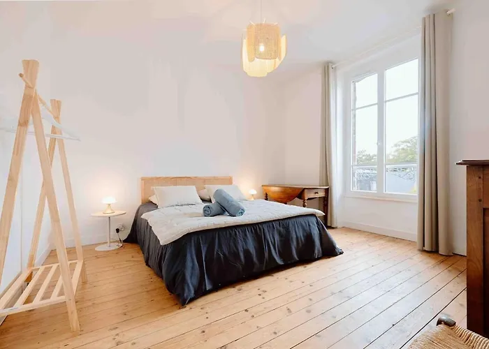 Des Genets Semesterbostad