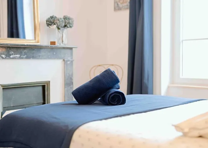 Des Genets Semesterbostad *